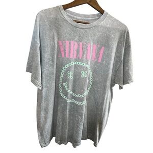 NIRVANA Light Heather Gray Tee w/ Pink Graphic Spell Out Logo Green Daisy Smiley